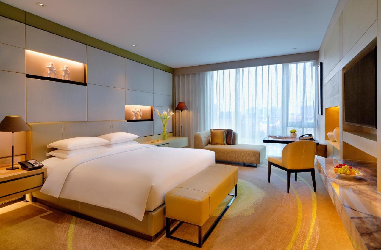 Hyatt Regency Tianjin East Hotel Exterior photo